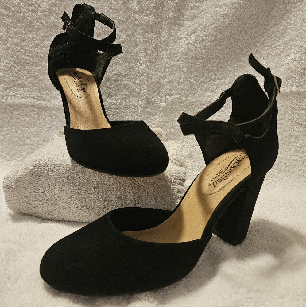 Simple Black Heels